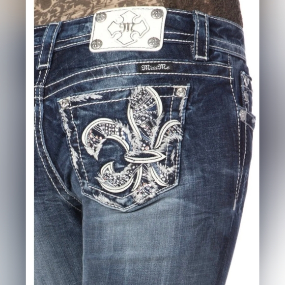 Miss Me Embellished Fleur Bootcut Dark Washed Jeans Size 32 - Picture 2 of 14
